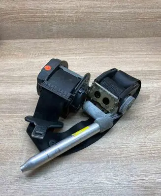BMW 7 E65 E66 Rear seatbelt 7022401