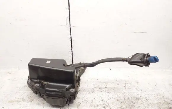 Audi A7 S7 4K8 AdBlue liquid reservoir 4K0131878J SB60075961Z 4K0131878H