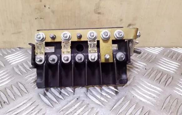 Volkswagen Crafter Fuse module A0045450201