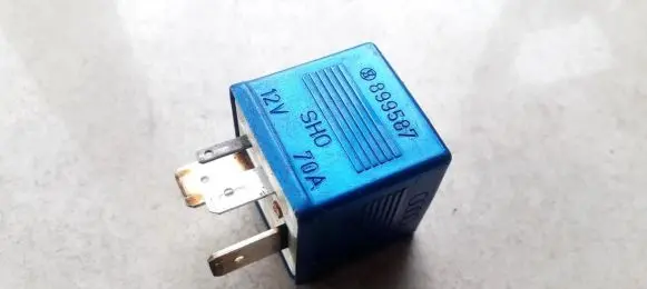 Audi A4 S4 B5 8D Other relay 8A0951253