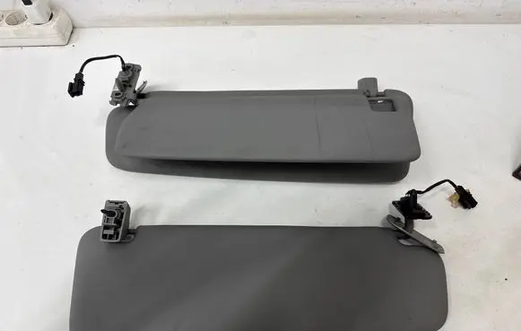 Volkswagen Touareg I Sun visor 