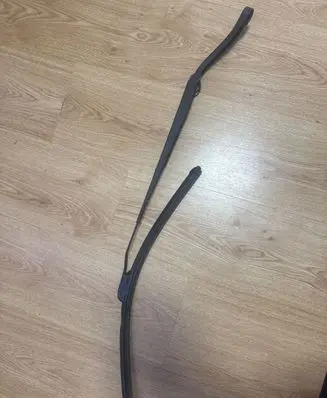 Chevrolet Captiva Front wiper blade arm