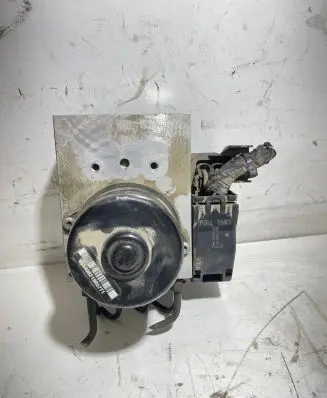 Volvo V70 ABS Pump 30793445