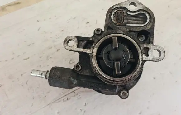 Peugeot 807 Vacuum pump