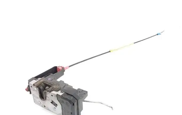 Opel Zafira B Rear door lock 13210739