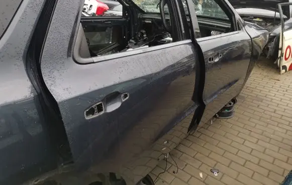Dodge Durango Rear door