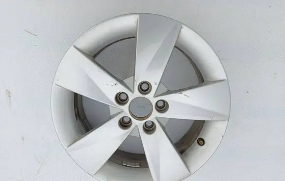 Skoda Fabia Mk3 (NJ) R15 alloy rim 5J0601025AB