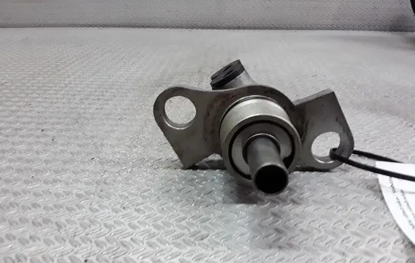 Audi A4 S4 B5 8D Master brake cylinder