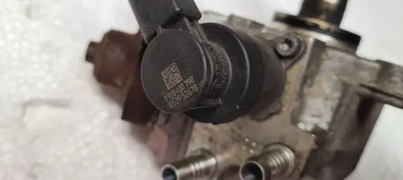 BMW 1 E82 E88 Fuel injection high pressure pump 7823452 0445010519