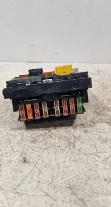 Citroen Berlingo Fuse module 9664706180