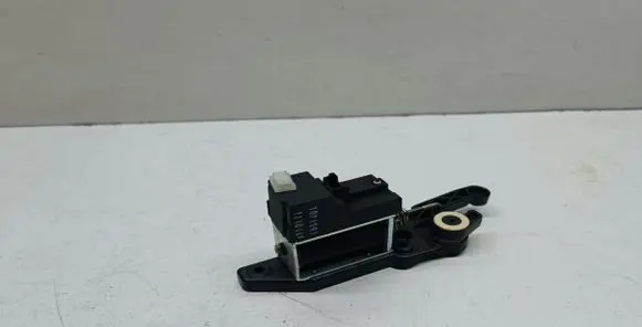 BMW X5 E70 Glove box lock 70P1367