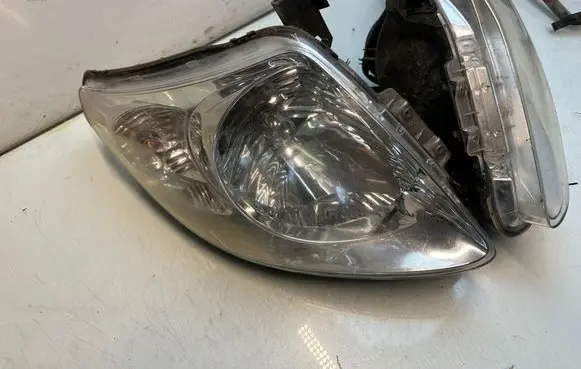 Suzuki Swift I Headlight/headlamp 3530062J11