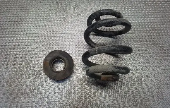 Volkswagen Transporter - Caravelle T5 Rear coil spring 7J0511115F