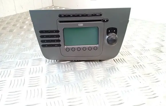 Radio/CD/DVD/GPS head unit