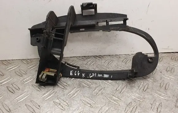 Front door exterior handle/bracket