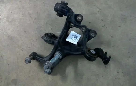 Toyota Prius (XW50) Rear wheel hub spindle/knuckle 4230547050