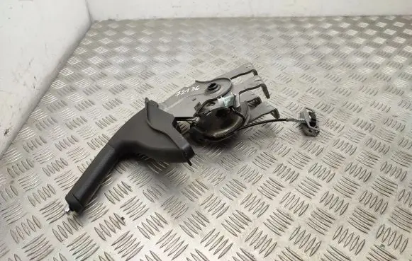 Hyundai Tucson TL Handbrake/parking brake lever assembly