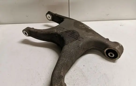 Audi A6 C7 Rear upper control arm/wishbone 8R0505311F