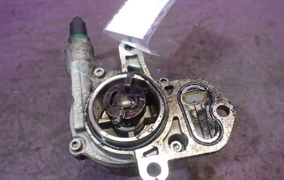 Peugeot 206 Vacuum pump