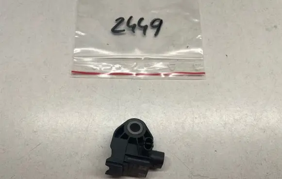 Mercedes-Benz C W205 Airbag deployment crash/impact sensor A2139051300 2139051300