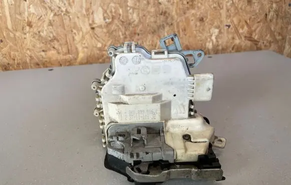 Audi A5 8T 8F Rear door lock 8K0839016C
