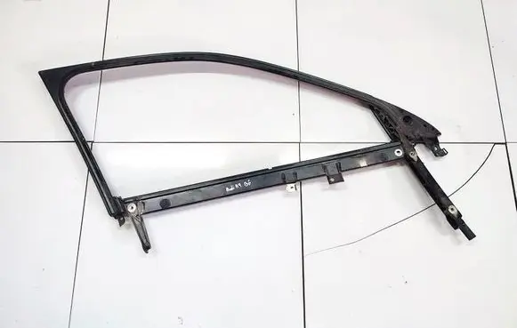 Audi A4 S4 B7 8E 8H Front door window/glass frame 30544098 3R40445010