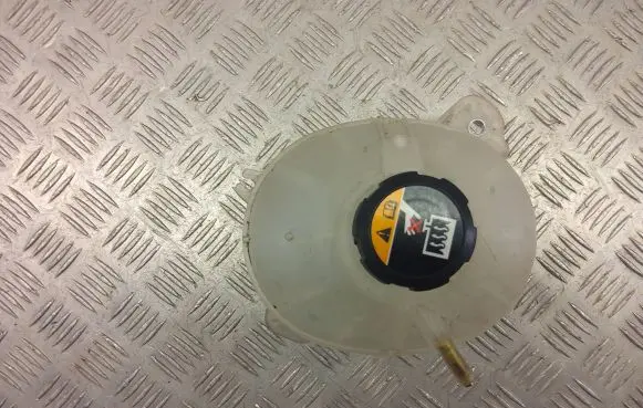 KIA Sportage Coolant expansion tank/reservoir 25430D37004