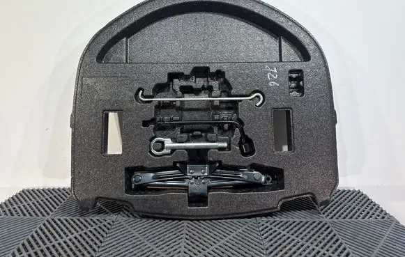 Toyota Corolla E210 E21 Tool set 6477702400