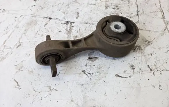 Engine mount bracket