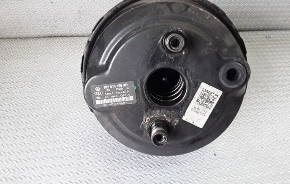 Skoda Octavia Mk2 (1Z) Brake booster 1K2614105AH