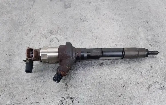 Mazda 6 Fuel injector R2AA13H50