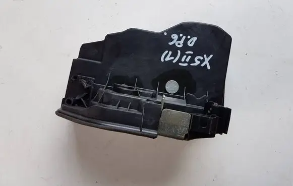 BMW X5 E70 Rear door lock 7202148