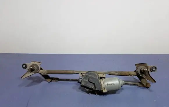 Mazda 6 Front wiper linkage and motor 159300-0641