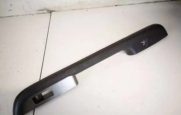 Nissan X-Trail T30 Front door window switch trim 829498h300x