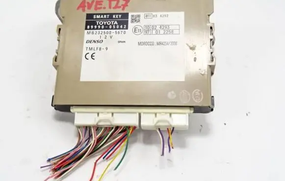 Toyota Avensis T270 Steering rack control module MR42542008 8999005042 MB2325005670