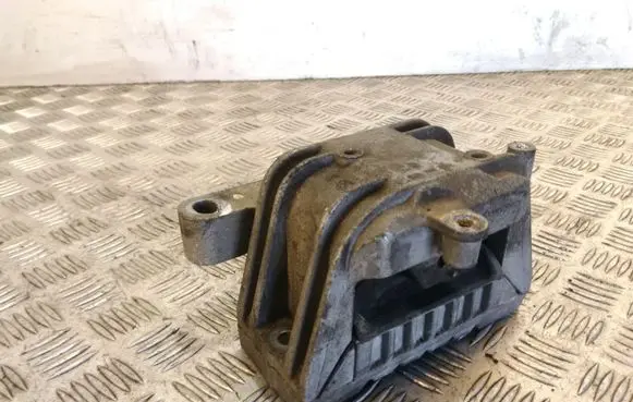 Volkswagen Jetta V Engine mount bracket 1K0199262