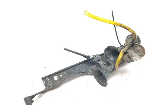 Toyota Land Cruiser (J200) Horn signal