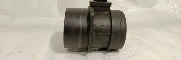 Volkswagen PASSAT B6 Mass air flow meter 03G906461C 0281002735 25353541