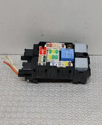 Peugeot 308 Fuse module 018014781 87635E 20130807