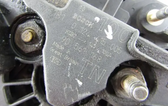 Opel Zafira A Generator/alternator 90561168