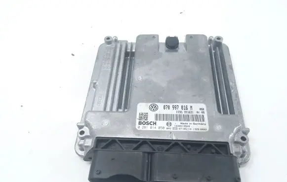 Volkswagen Touareg I Engine control unit/module ECU 070997016