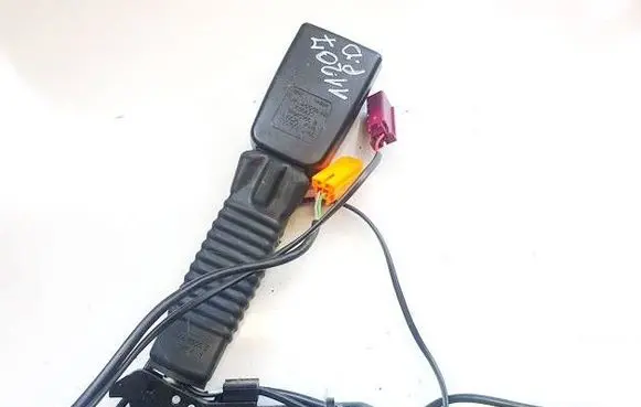 Ford Kuga I Front seatbelt buckle 8V41A61208AB