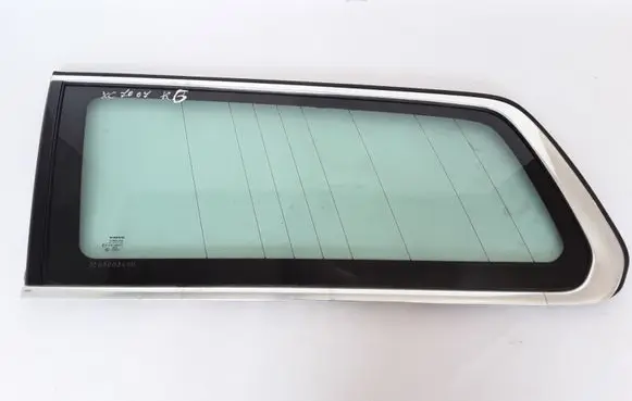 Volvo XC70 Rear side window 30745485
