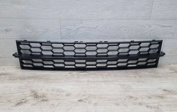 Front bumper lower grill