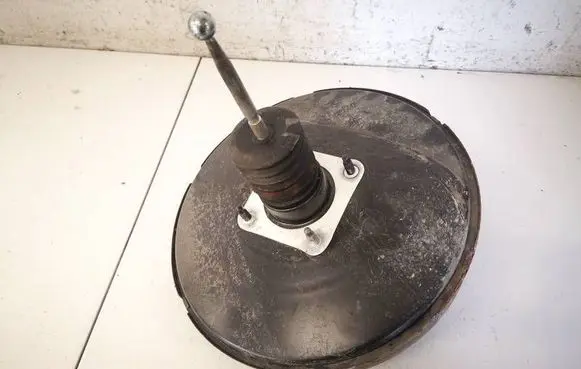 Volkswagen PASSAT B6 Brake booster 3C1614105AH