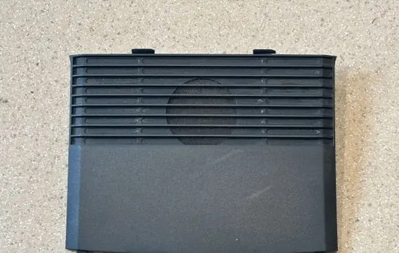 Ford Mustang VI Dash center speaker trim cover FR3B6304405A