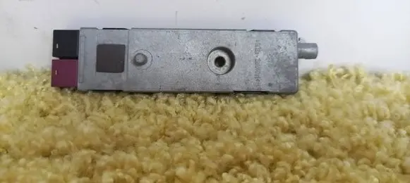 Mercedes-Benz C W204 Aerial antenna amplifier A2048205589