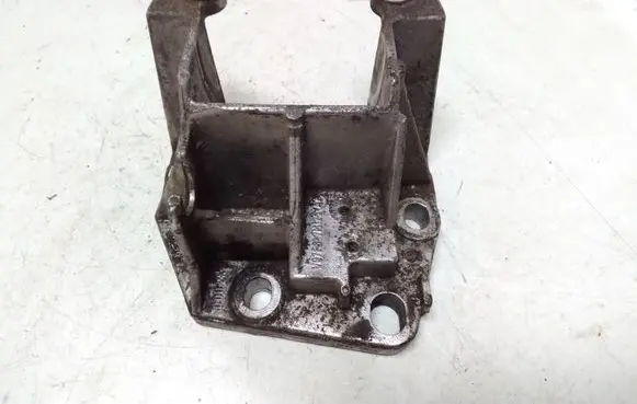 Ford Puma Engine mounting bracket V97FB7M125AA