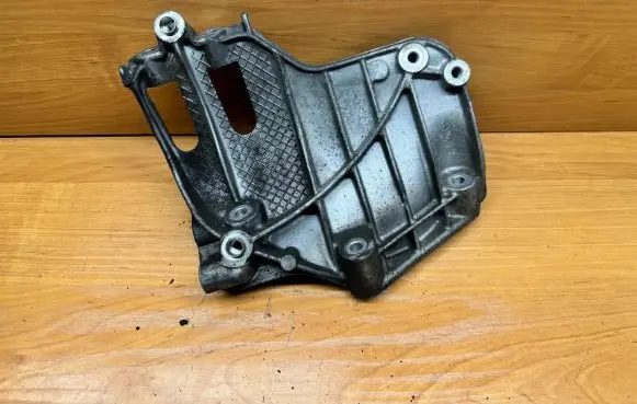 BMW 7 F01 F02 F03 F04 A/C compressor mount bracket 7585167 68572910
