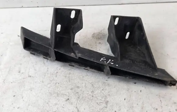 Audi Q7 4L Front bumper mounting bracket 4L0807333A